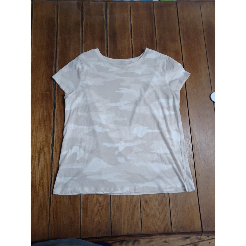 Athleta Womens Large Camo Athletic wear short sleeve T-Shirt